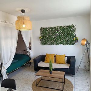 Deluxe Studio